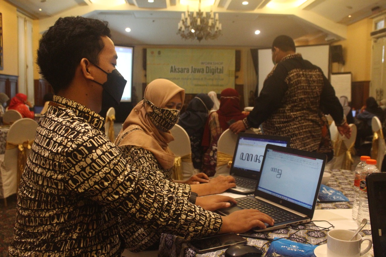 Workshop Aksara Jawa Digital : Mengguratkan Aksara Jawa Di Ruang Virtual